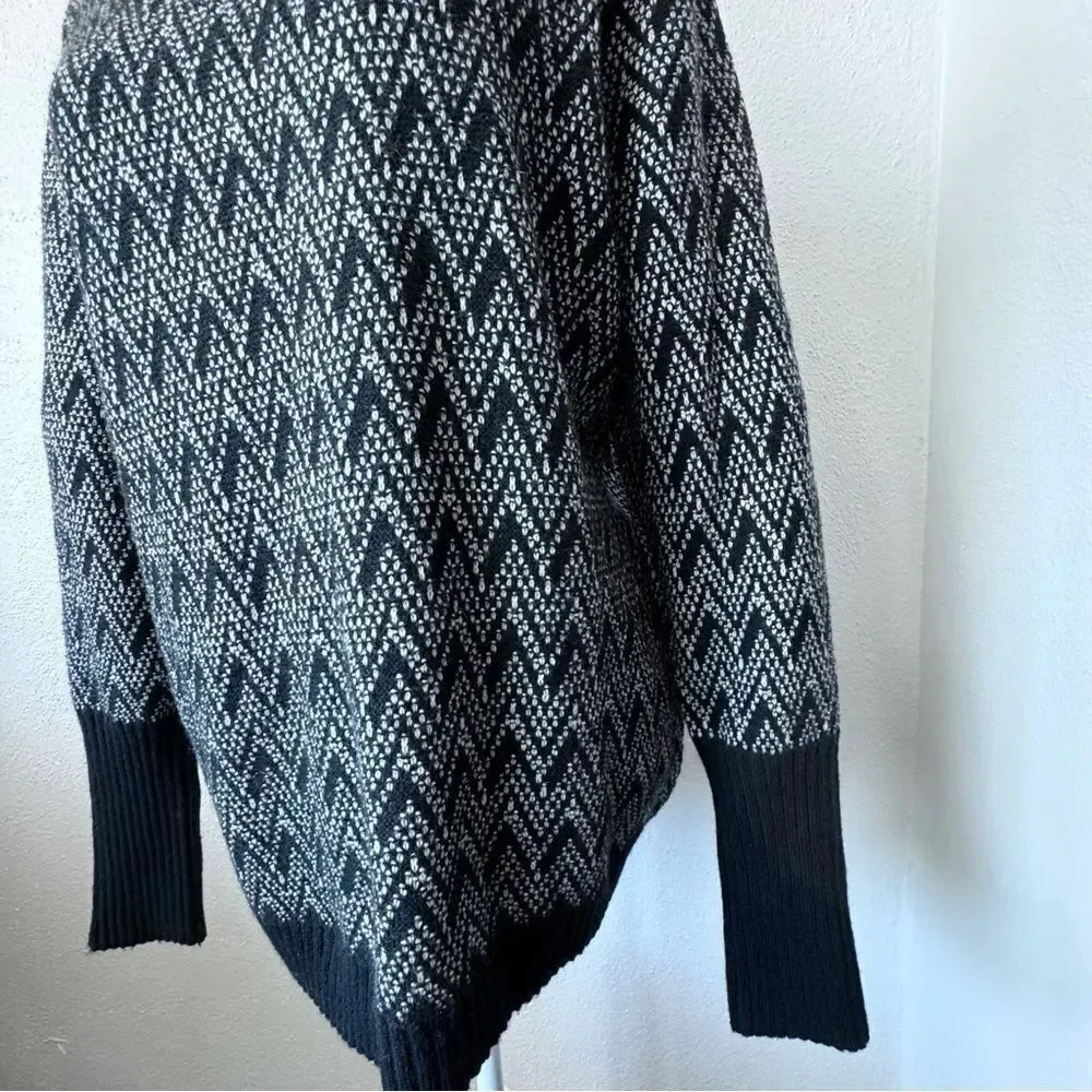 Ellen Tracy Turtleneck Sweater Black White Chevron SZ XL
